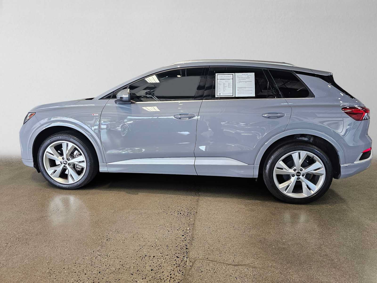 Used 2023 Audi Q4 e-tron Prestige AWD/4WD image 6