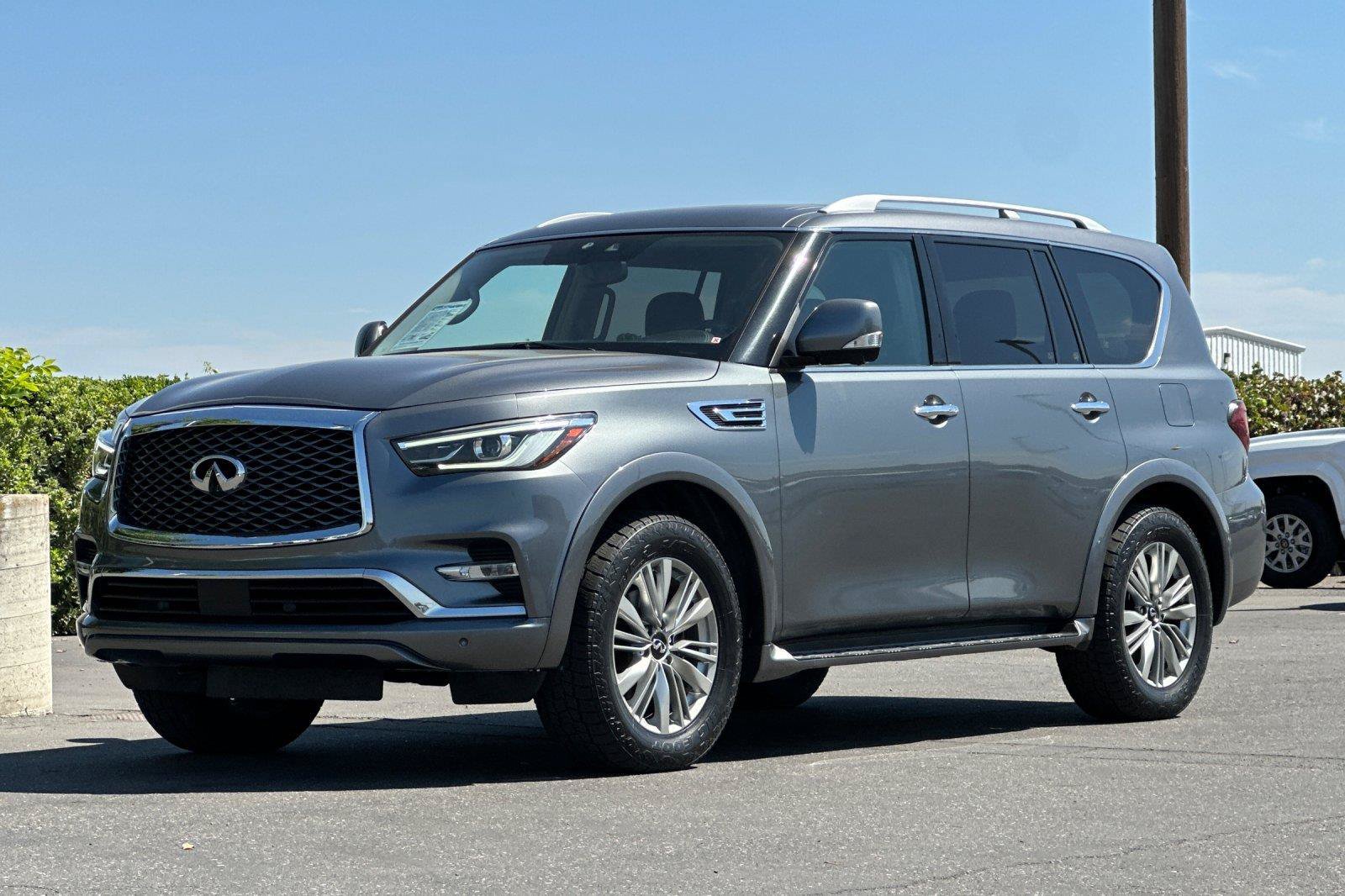 Used 2018 INFINITI QX80 4WD w/ Driver Assistance Package image 8