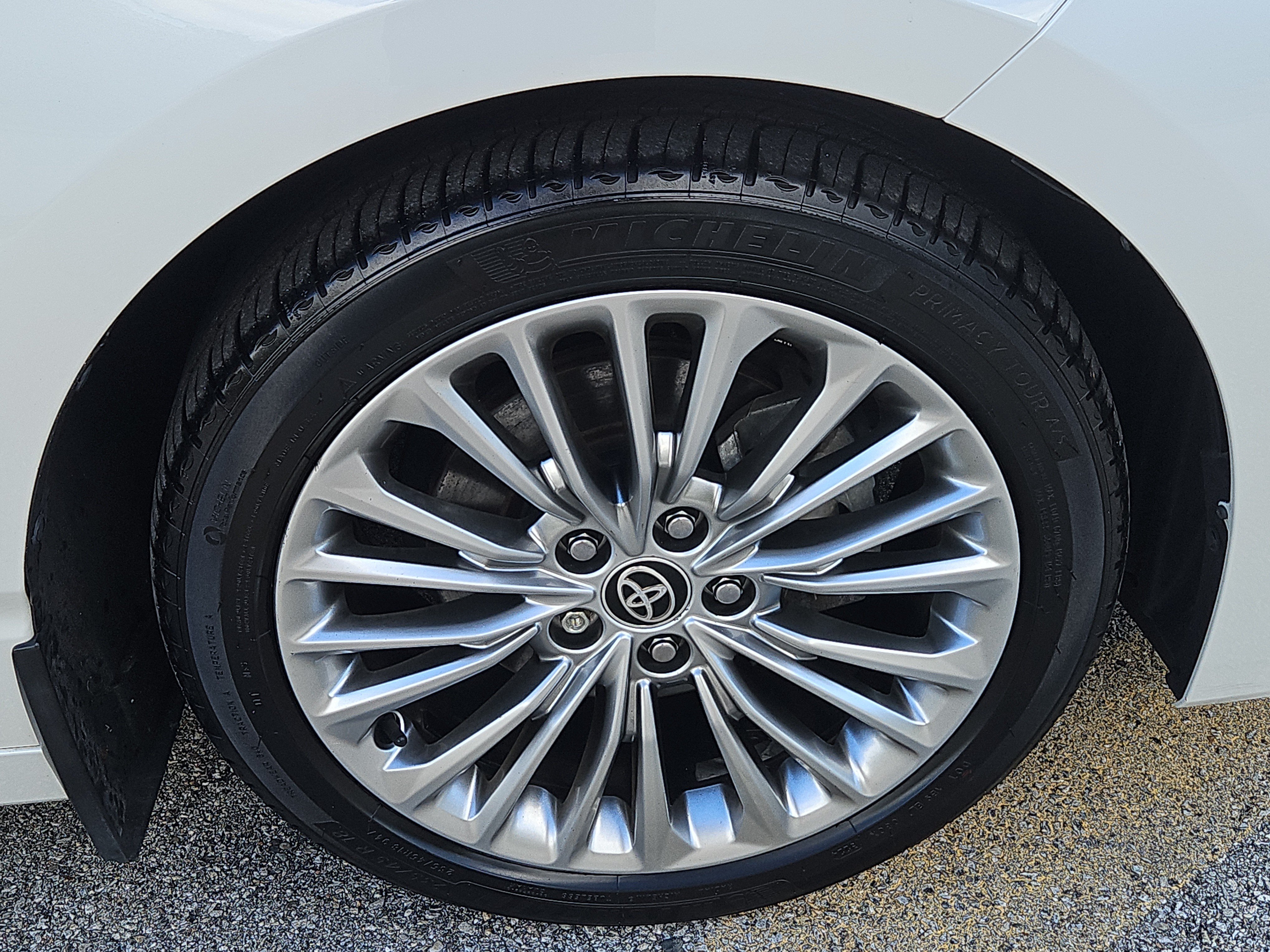 Used 2020 Toyota Avalon Limited w/ Advanced Safety Package FWD image 33