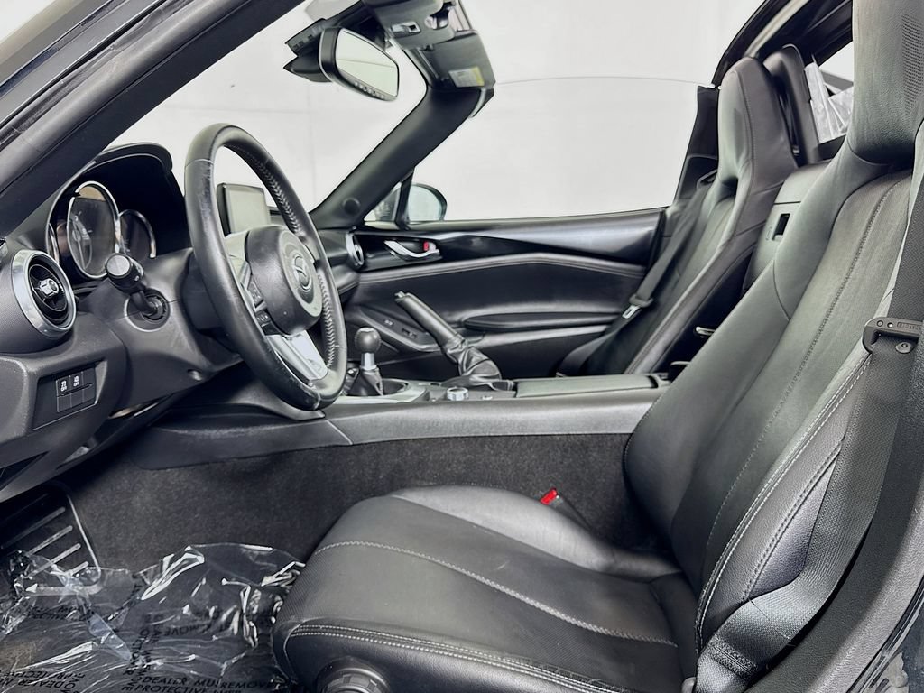 Used 2023 MAZDA MX-5 Miata RF Grand Touring RWD image 10