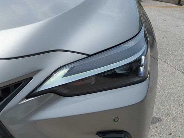 Certified 2024 Lexus NX 250 FWD w/ Towing Package (2000 Lbs) image 9