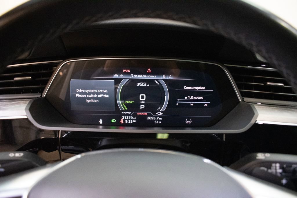 Used 2023 Audi e-tron Premium Plus w/ Premium Plus Package image 13