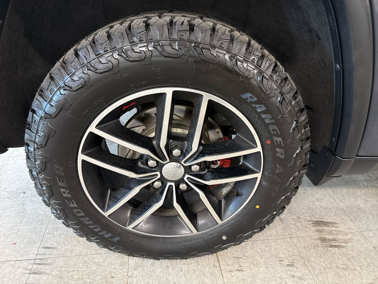 Used 2018 Jeep Grand Cherokee Trailhawk w/ Trailhawk Luxury Group AWD/4WD image 62