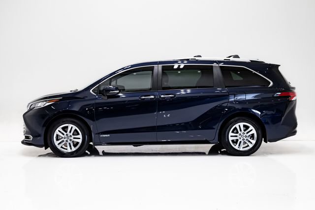 Used 2021 Toyota Sienna Limited FWD image 31