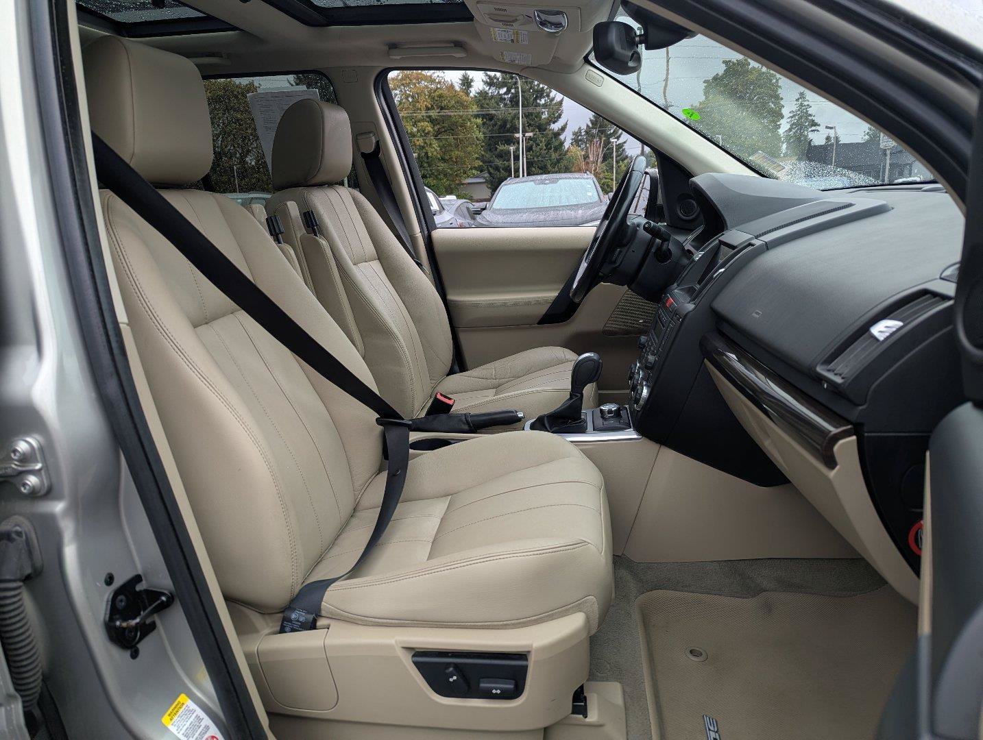 Used 2012 Land Rover LR2 HSE w/ Climate Comfort Pkg AWD/4WD image 35