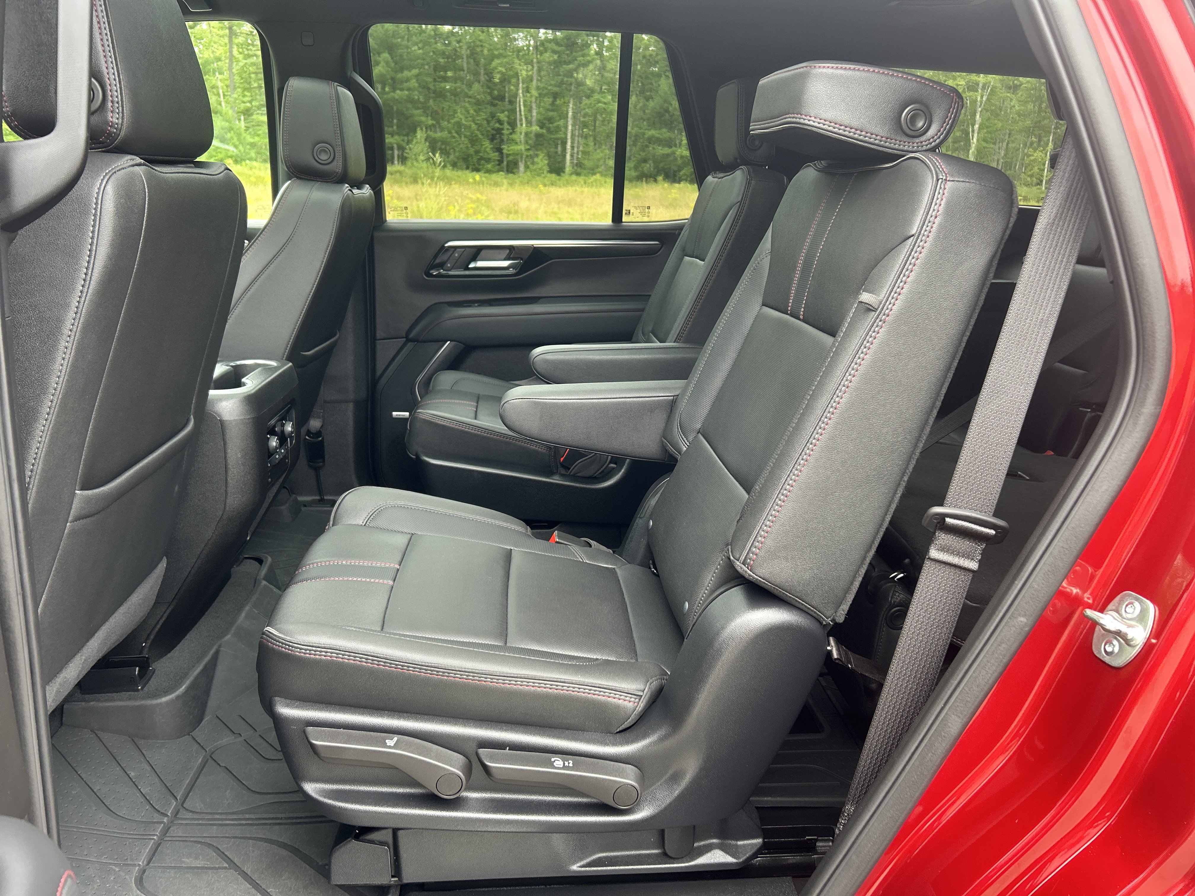 Used 2025 Chevrolet Tahoe RST w/ Comfort Package AWD/4WD image 19