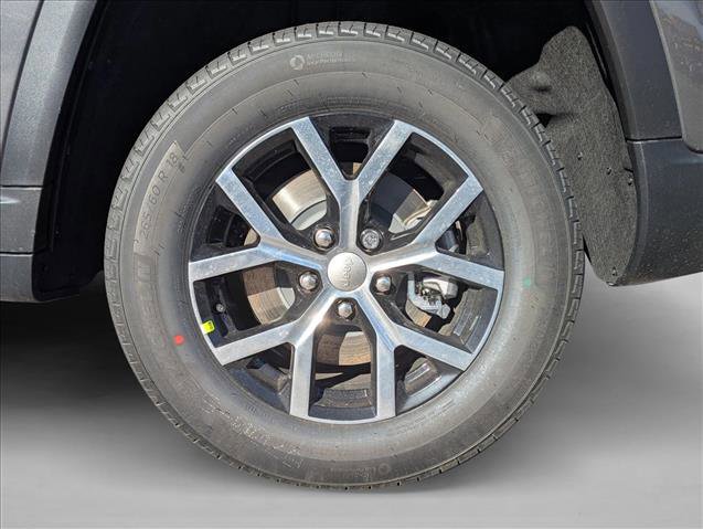 New 2025 Jeep Grand Cherokee L Limited image 9