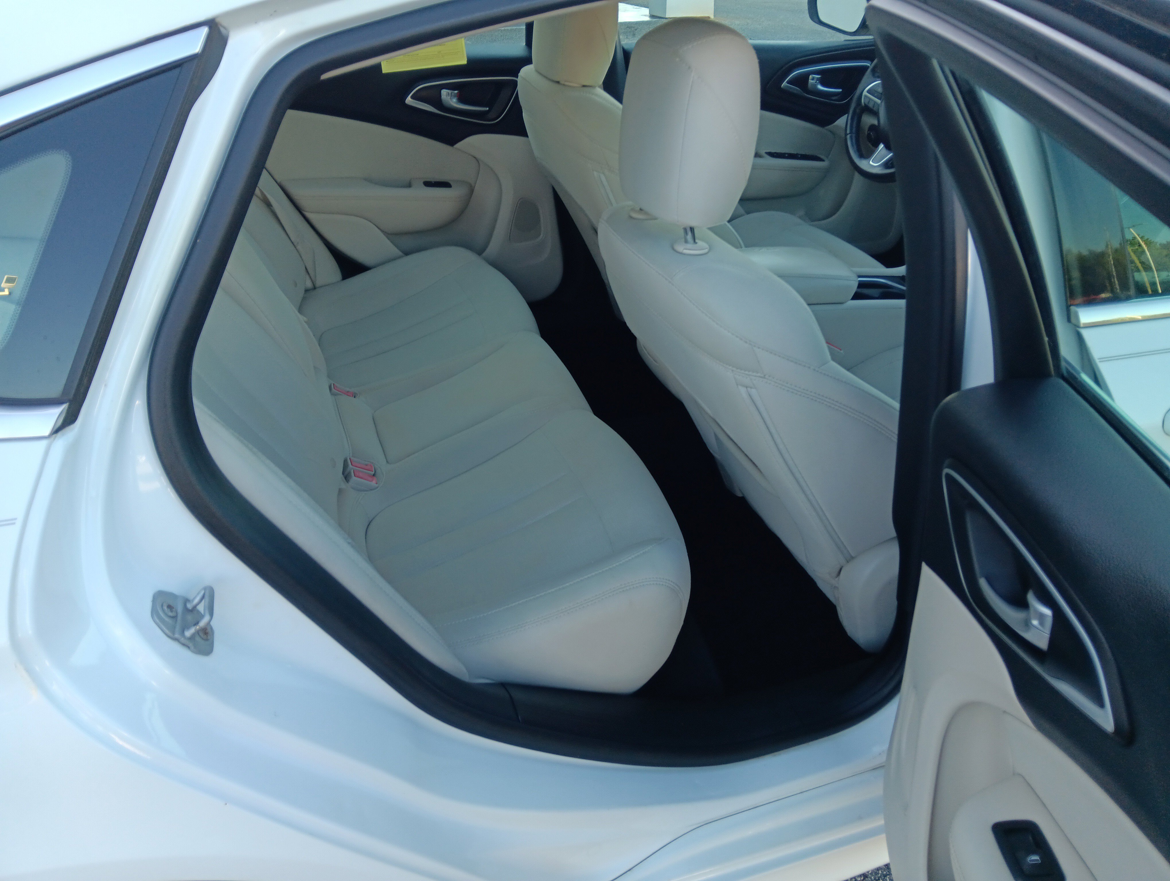 Used 2016 Chrysler 200 Limited w/ Anniversary Edition FWD image 18