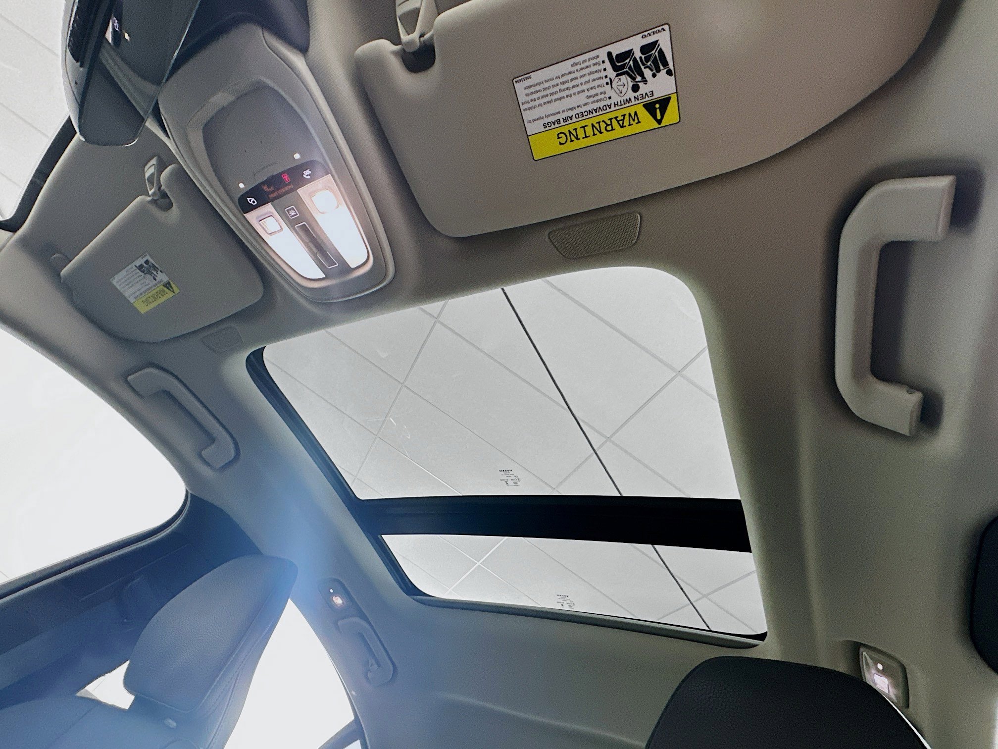 Used 2025 Volvo S60 B5 Plus image 26