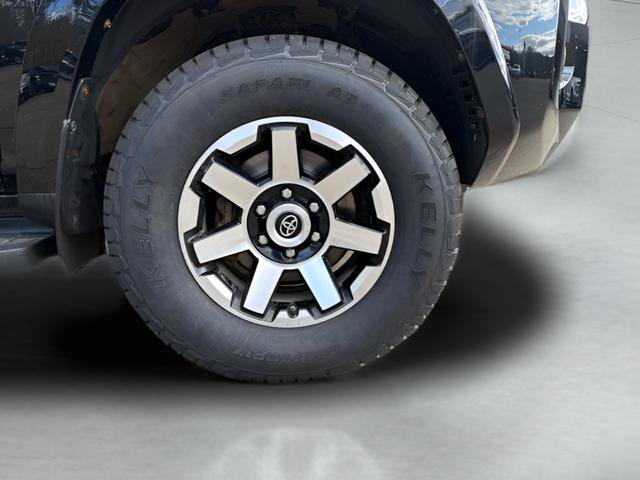 Used 2021 Toyota 4Runner TRD Off-Road Premium w/ Moonroof Package AWD/4WD image 26