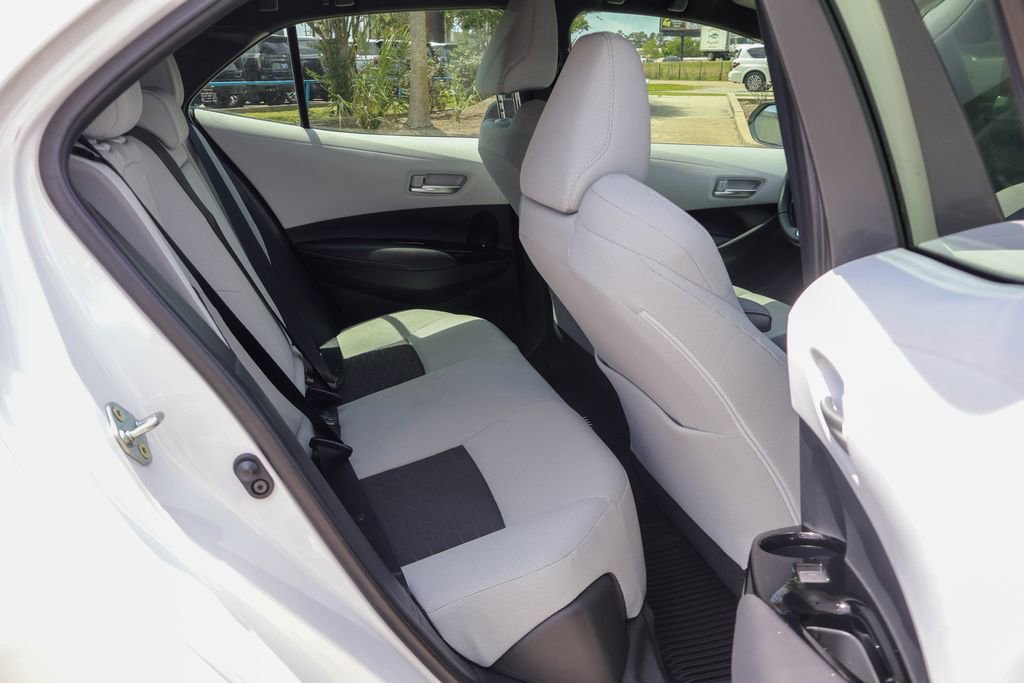 Used 2025 Toyota Corolla SE FWD image 11