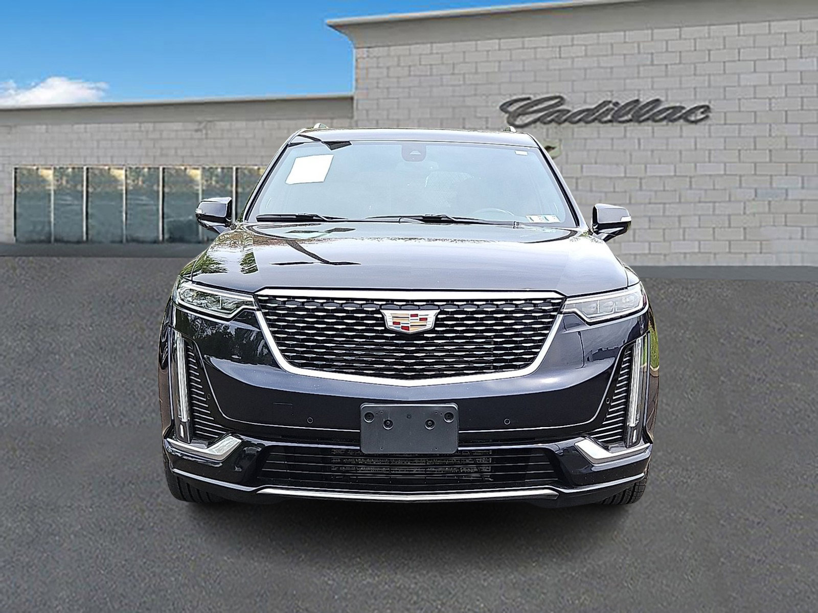 Used 2022 Cadillac XT6 Premium Luxury w/ LPO, Floor Liner Package AWD/4WD image 2