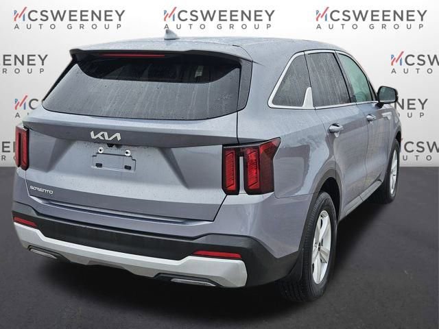 Used 2024 Kia Sorento LX image 5