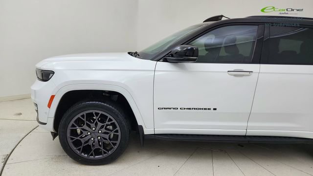 Used 2023 Jeep Grand Cherokee L Summit AWD/4WD image 9