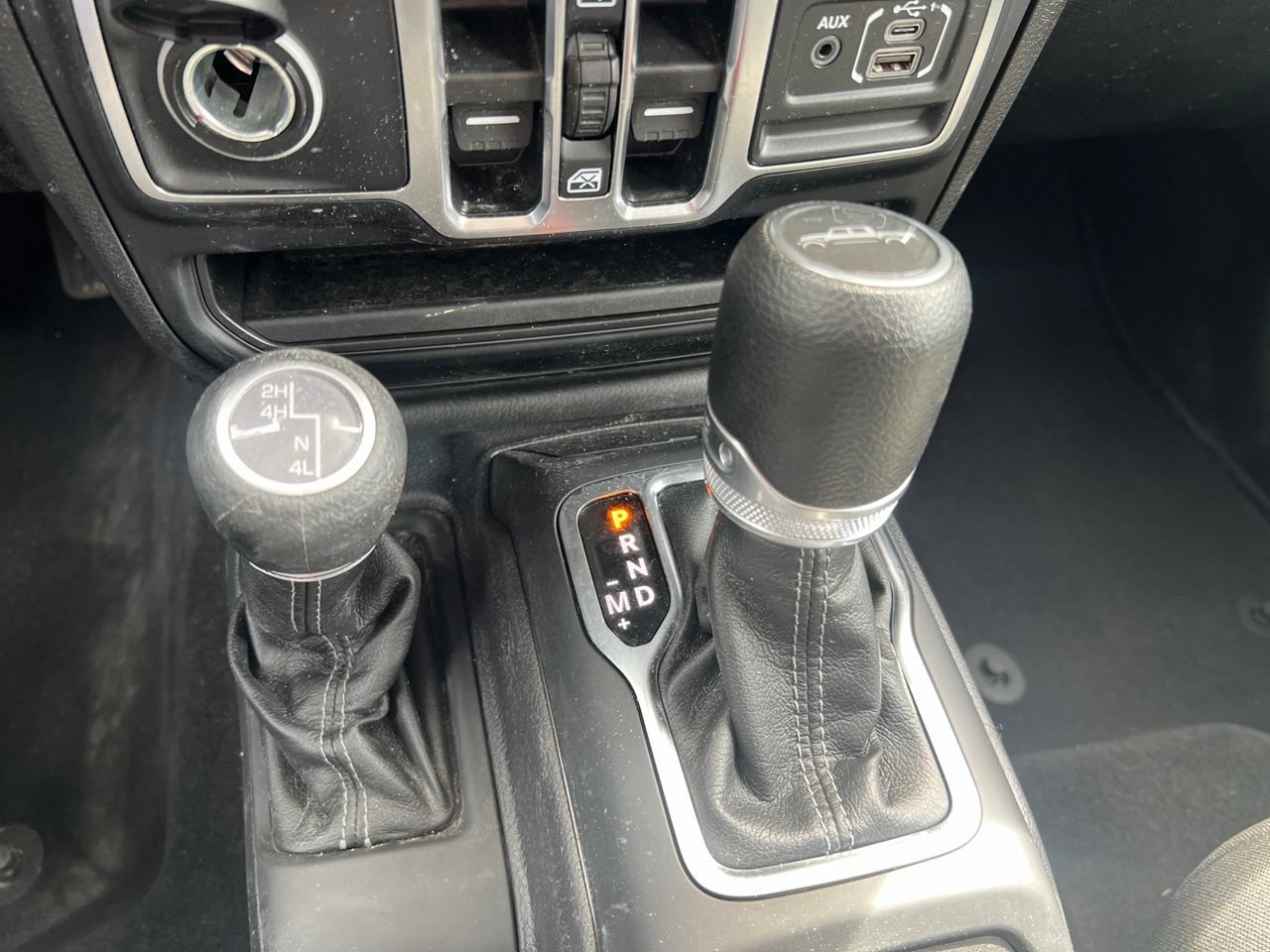 Used 2025 Jeep Gladiator Sport AWD/4WD image 32