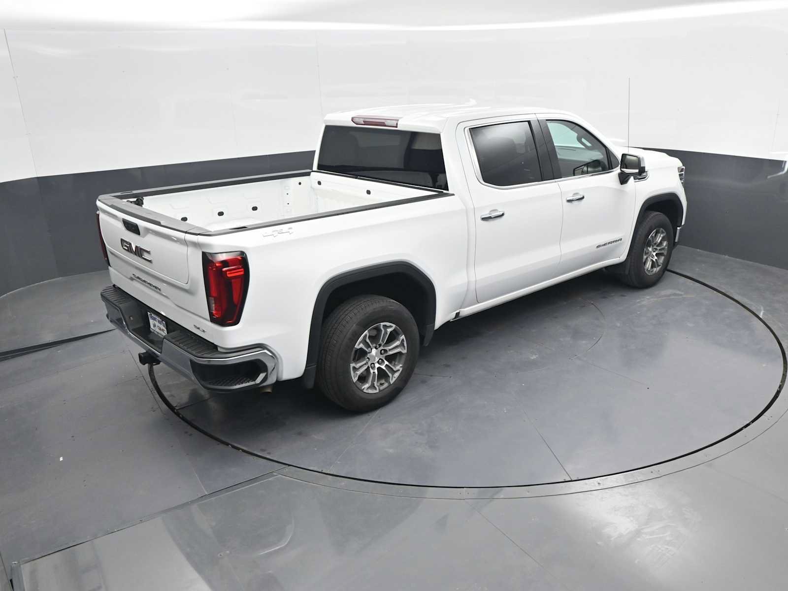 Used 2025 GMC Sierra 1500 SLT AWD/4WD image 42
