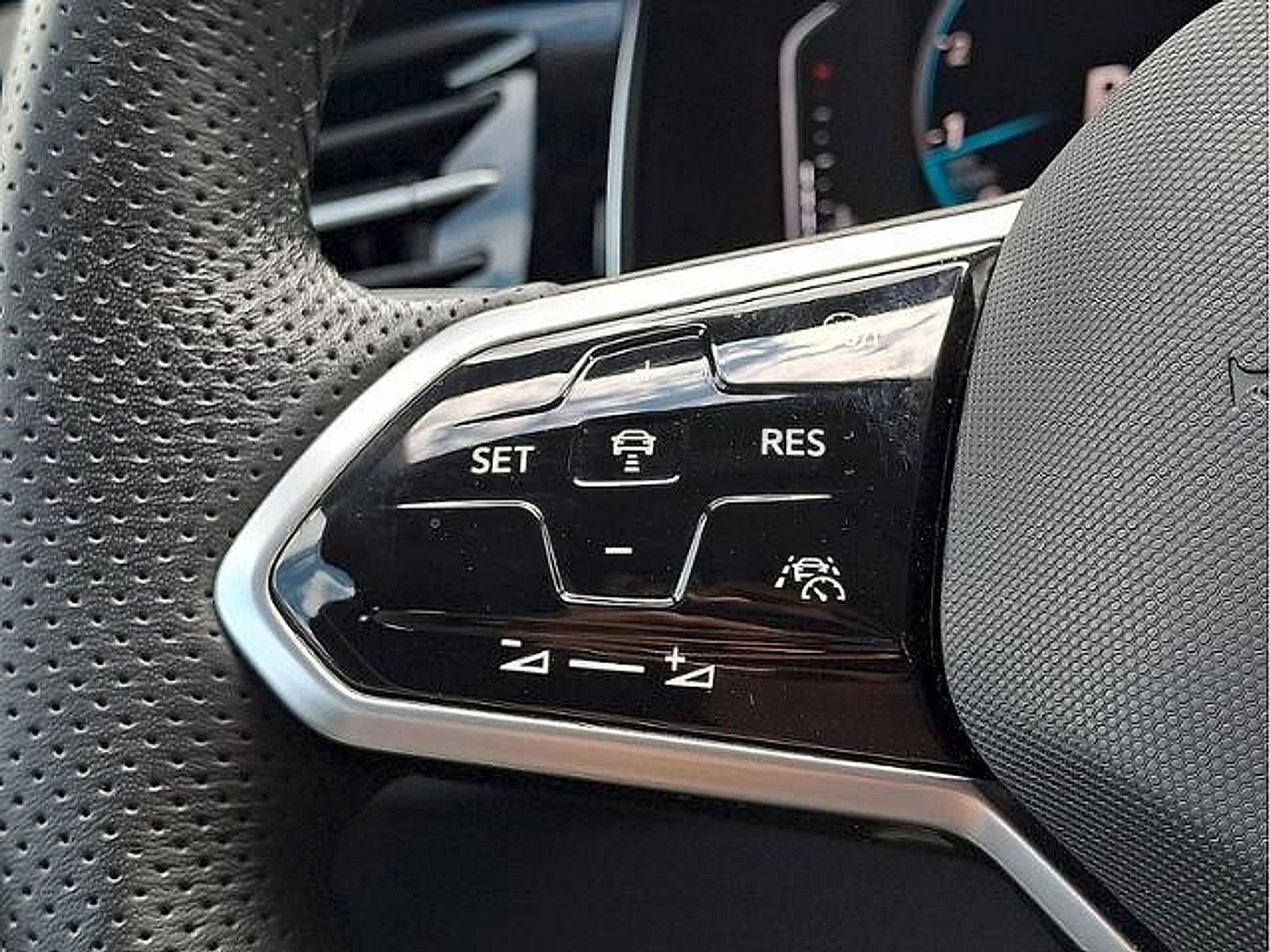 Used 2025 Volkswagen Jetta GLI Autobahn FWD image 20
