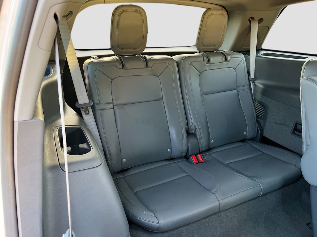 Used 2020 Lincoln Aviator Reserve w/ Equipment Group 202A image 28