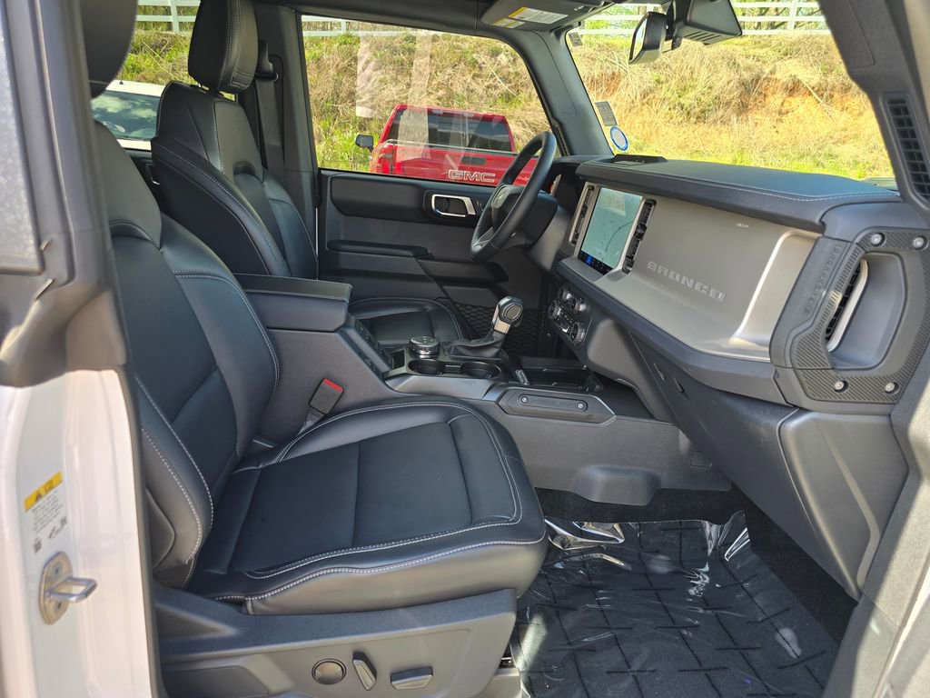 Used 2025 Ford Bronco Outer Banks image 28