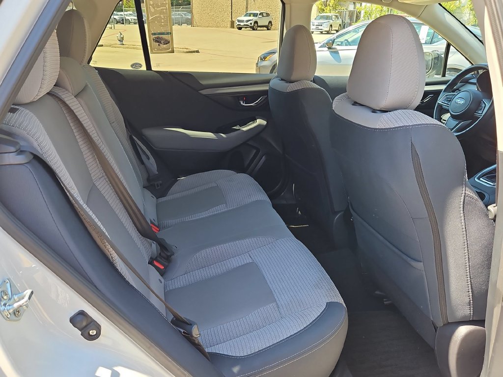 Used 2025 Subaru Outback Premium AWD/4WD image 30