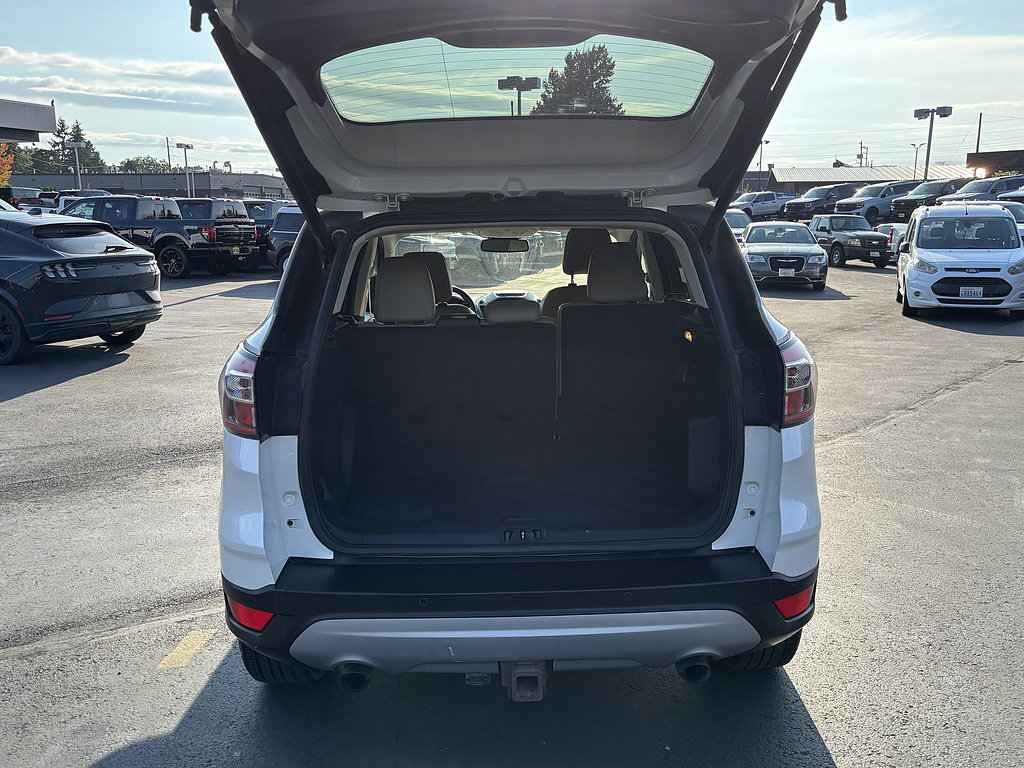 Used 2017 Ford Escape Titanium w/ Canadian Touring Package AWD/4WD image 7