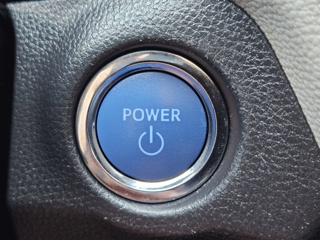 Used 2022 Toyota RAV4 XLE Premium AWD/4WD image 21