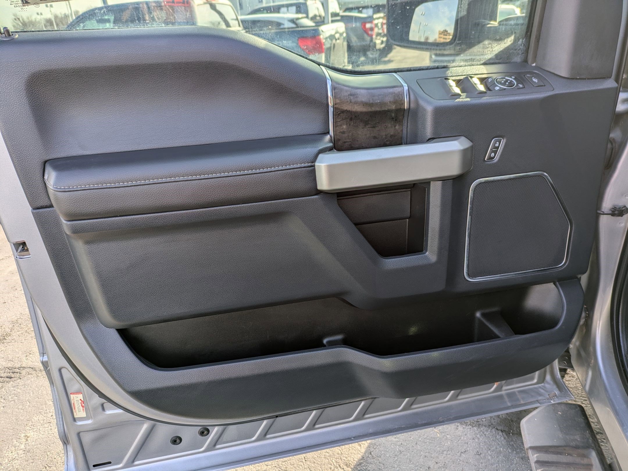 Used 2022 Ford F250 Lariat image 14