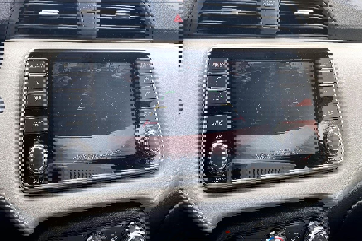 Used 2021 Nissan Versa SV image 21