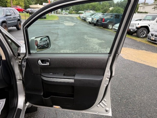 Used 2011 Mitsubishi Endeavor LS image 23