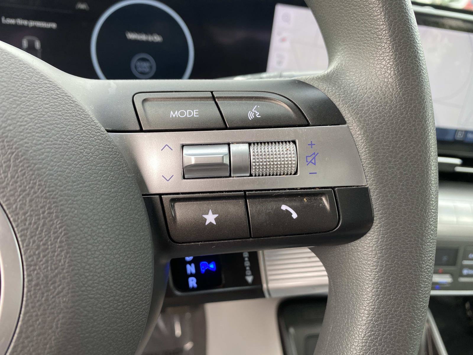 Used 2025 Hyundai Kona SE FWD image 17