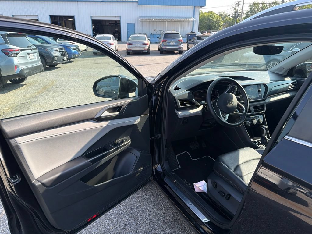 Used 2023 Volkswagen Taos SEL AWD/4WD image 14