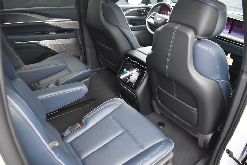 Used 2025 Cadillac Escalade IQ Luxury 2 AWD/4WD image 32