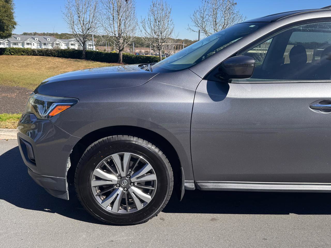 Used 2019 Nissan Pathfinder S image 6
