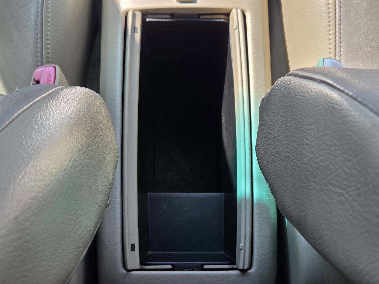 Used 2004 Toyota Highlander 2WD image 32