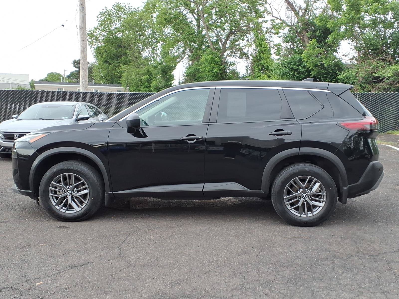 Used 2022 Nissan Rogue S AWD/4WD image 7