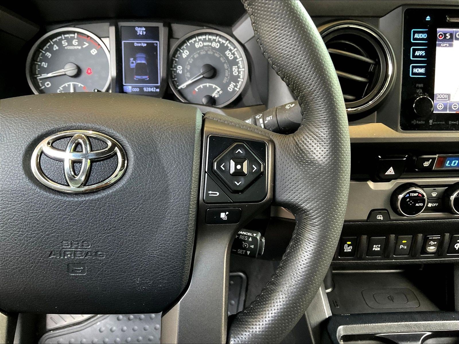 Used 2017 Toyota Tacoma SR5 RWD image 13