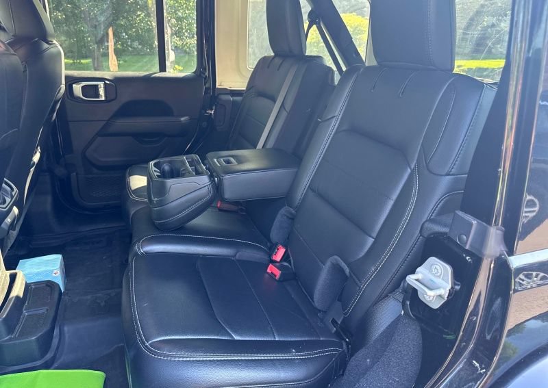 Used 2022 Jeep Wrangler Unlimited Sahara w/ Cold Weather Group AWD/4WD image 13