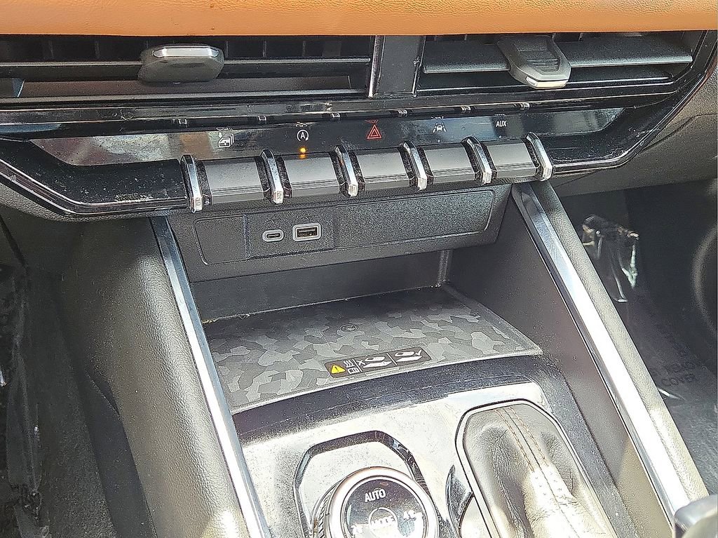 Used 2024 GMC Canyon AT4 w/ AT4 Premium Package AWD/4WD image 27