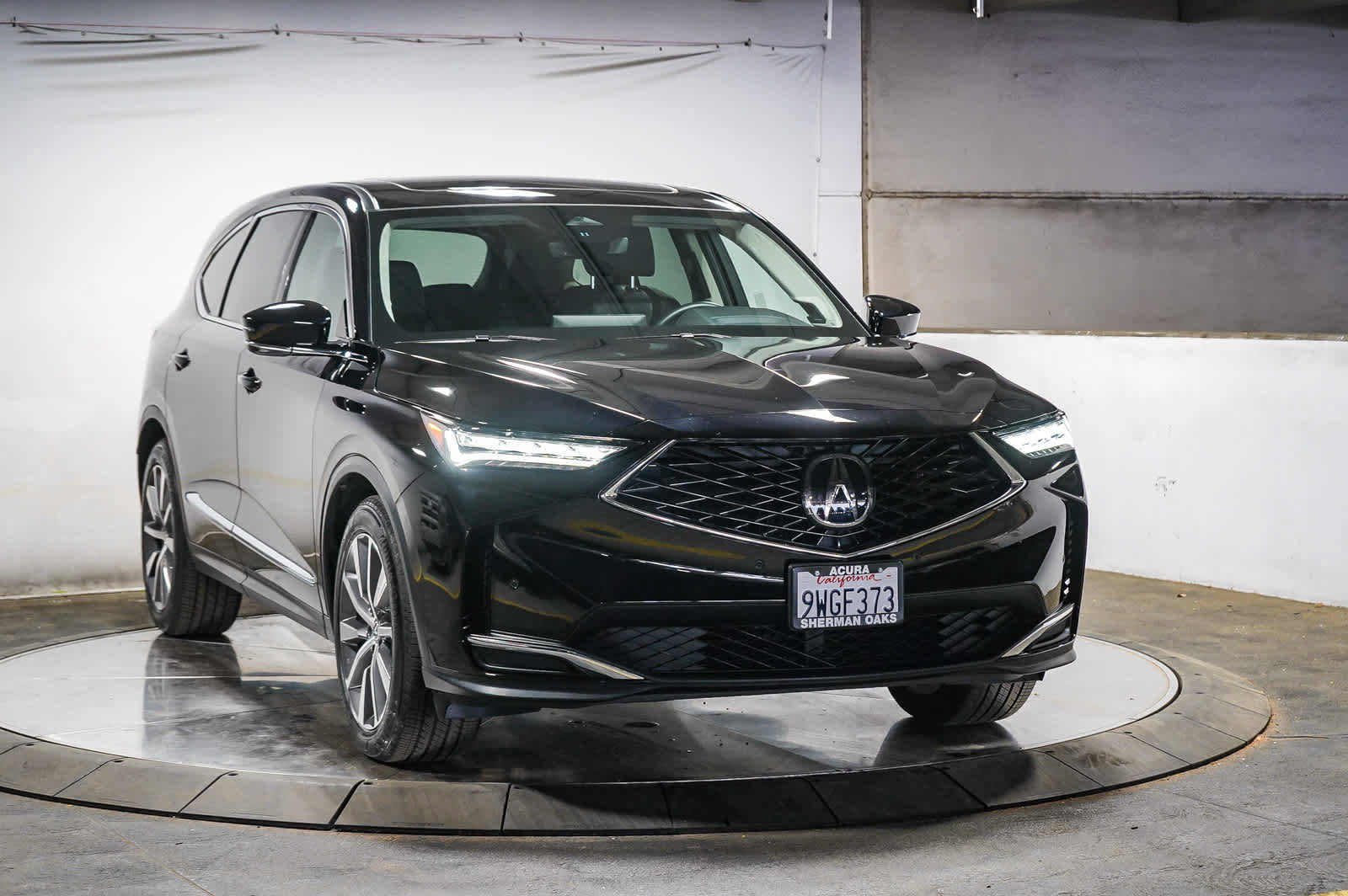 Used 2025 Acura MDX SH-AWD w/ Technology Package image 2