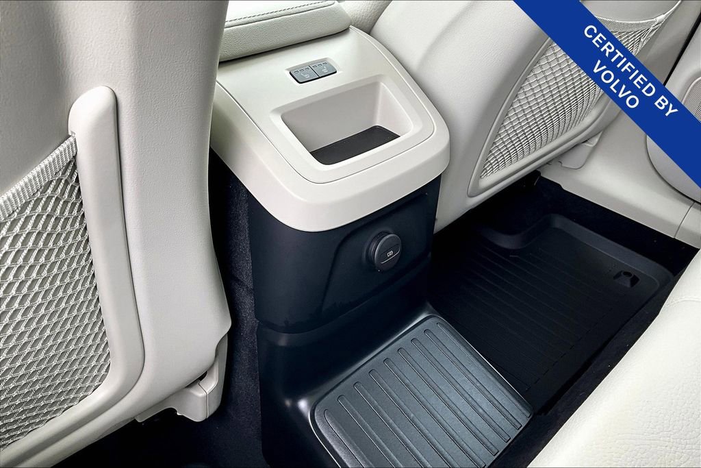 Used 2025 Volvo XC60 T8 Plus w/ Protection Package Premier image 31