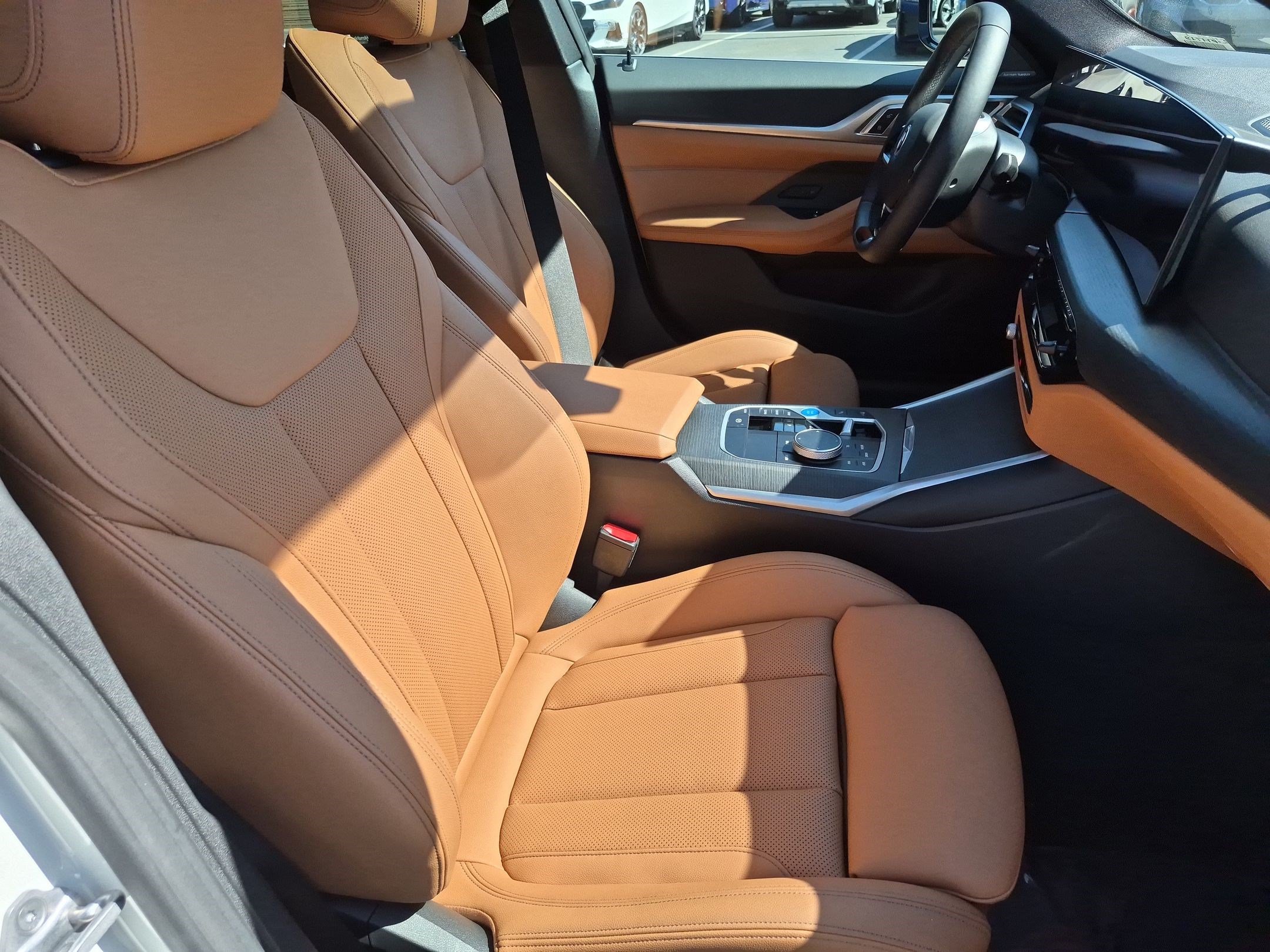 Certified 2025 BMW i4 eDrive40 w/ M Sport Package RWD image 33