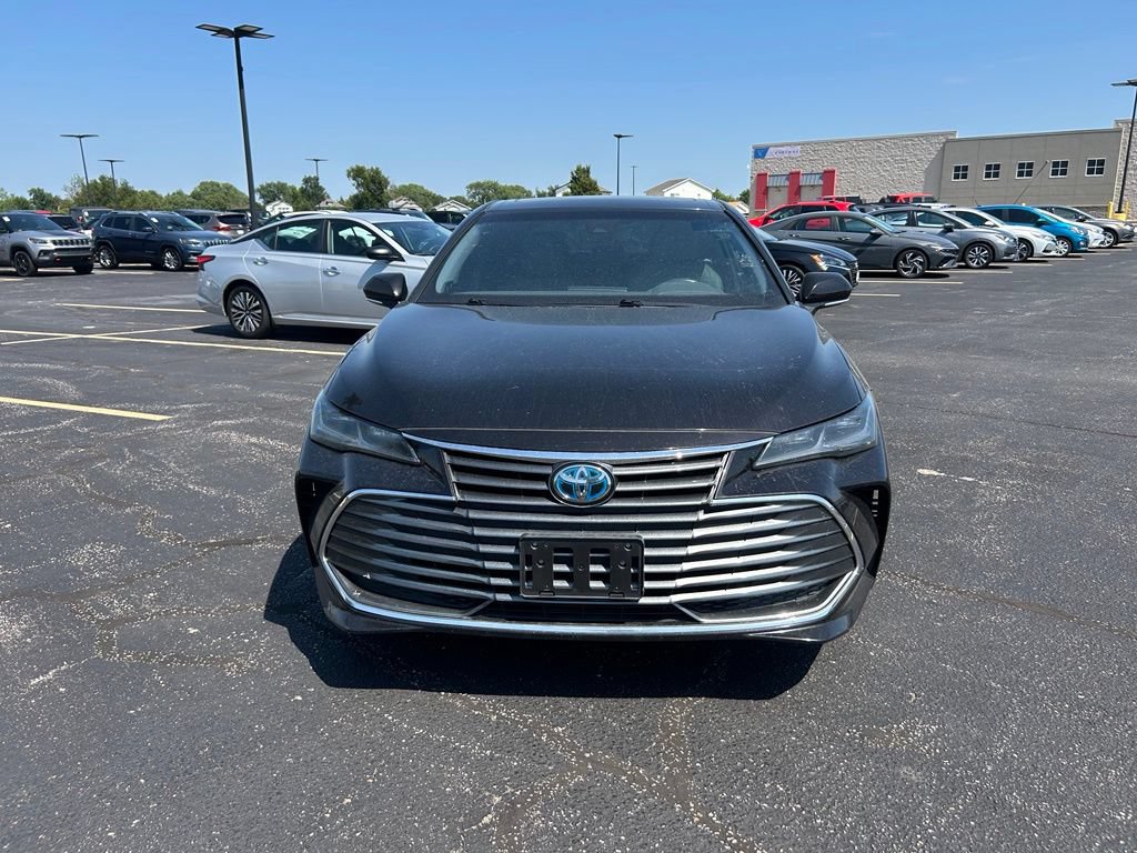 Used 2019 Toyota Avalon Limited FWD image 4