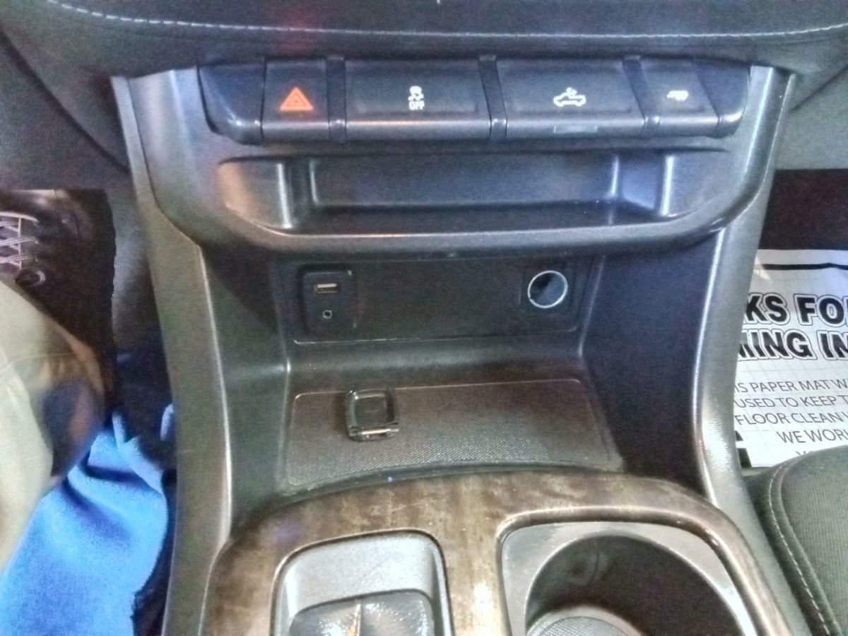 Used 2015 GMC Canyon SLE w/ SLE Convenience Package image 40