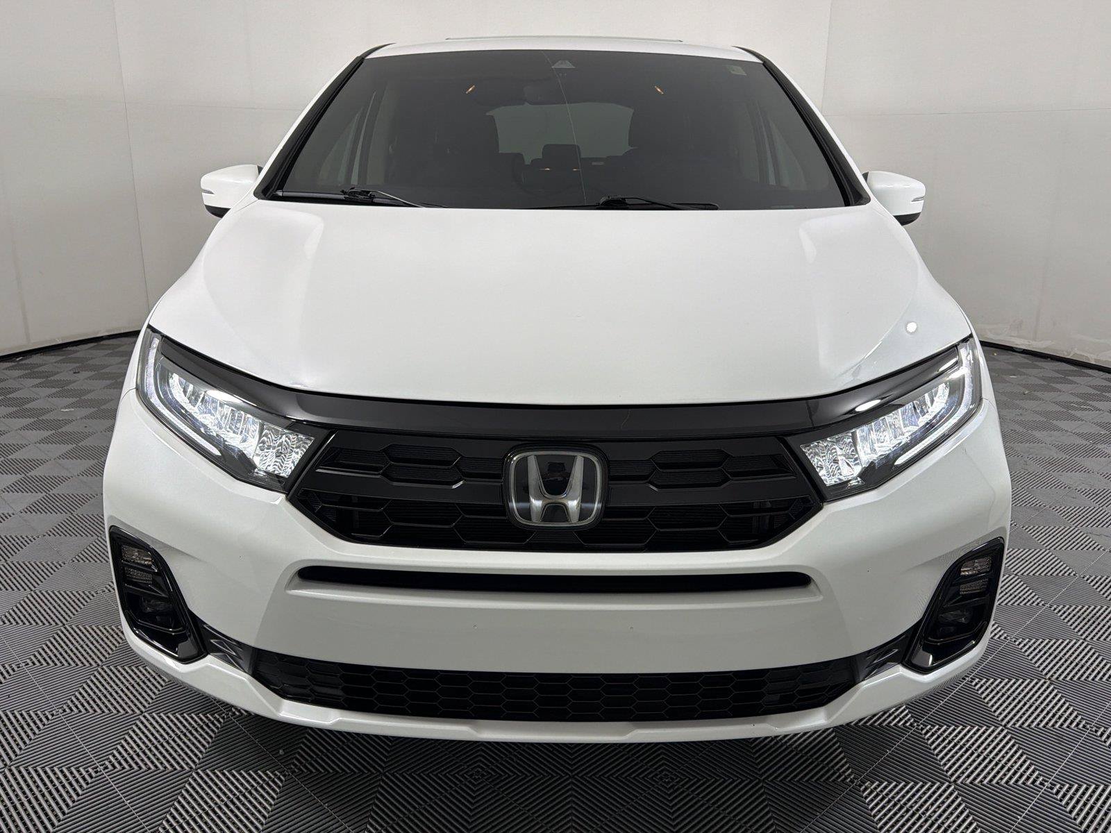 Used 2025 Honda Odyssey Elite image 2
