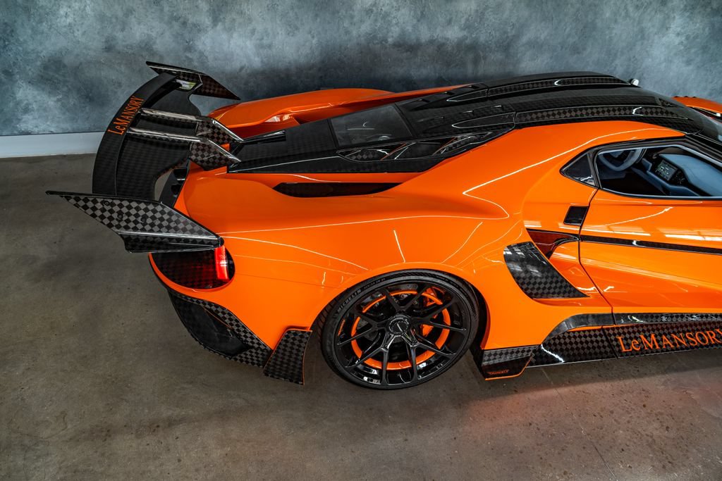 Used 2018 Ford GT RWD image 17