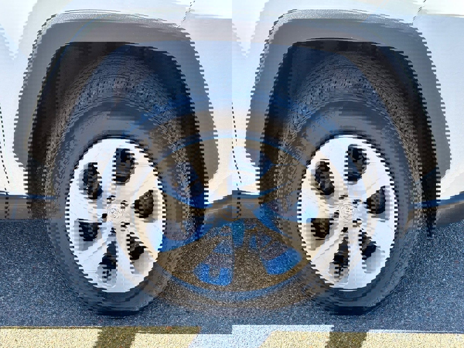 Used 2025 Toyota RAV4 LE image 8