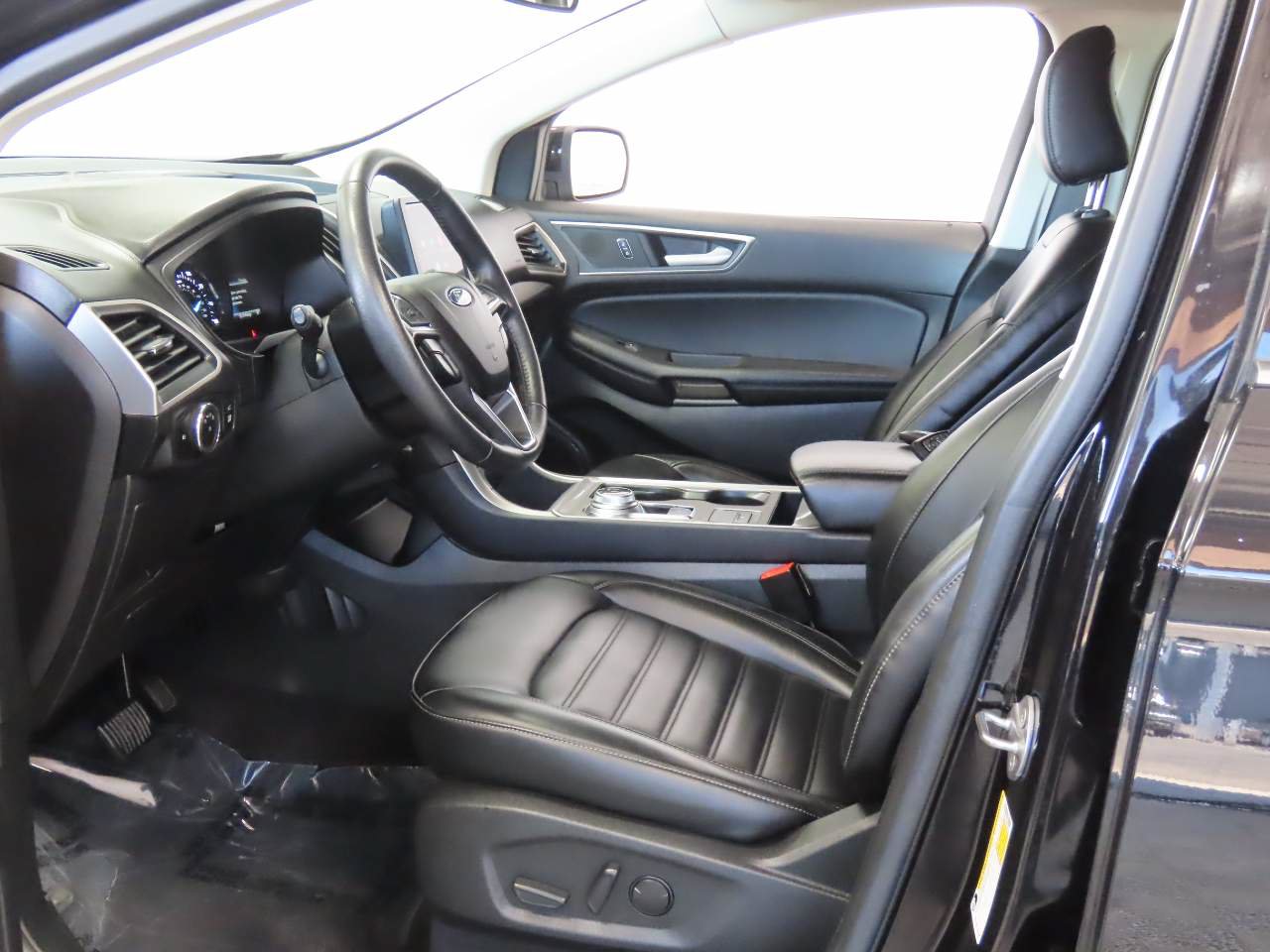 Used 2023 Ford Edge SEL w/ Convenience Package AWD/4WD image 9