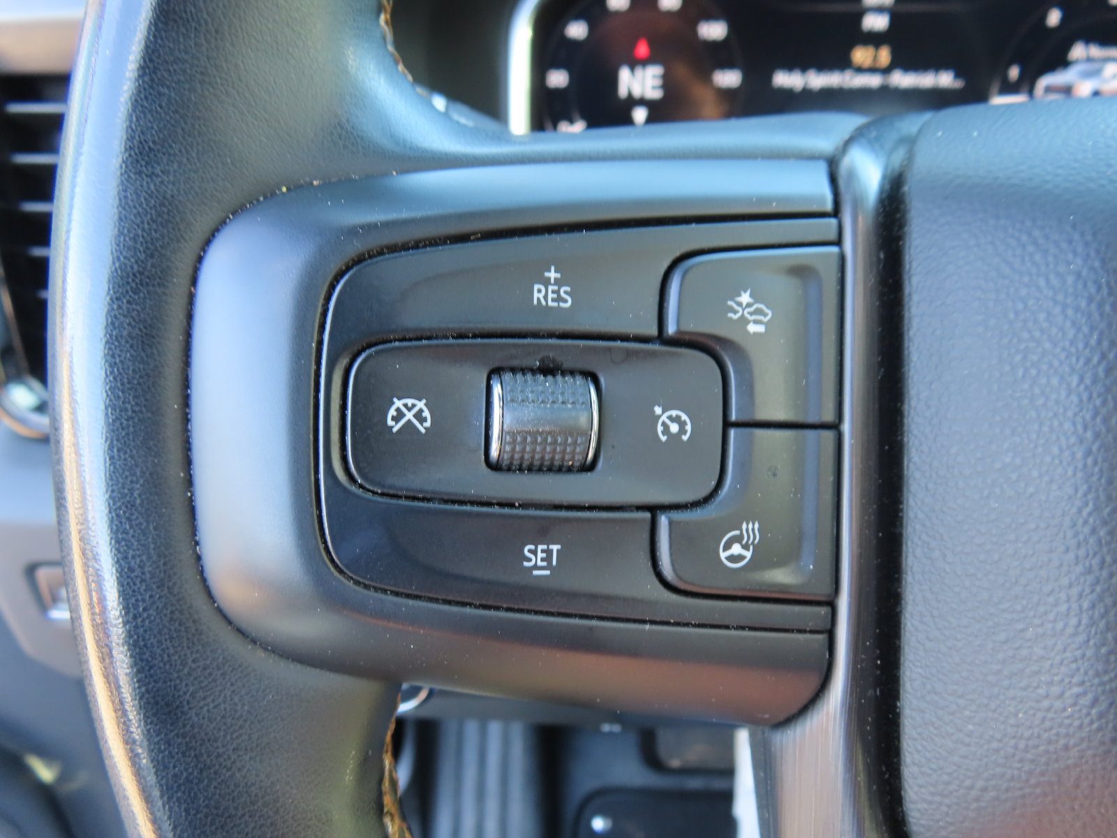 Used 2024 GMC Sierra 2500 AT4 w/ AT4 Premium Plus Package AWD/4WD image 23