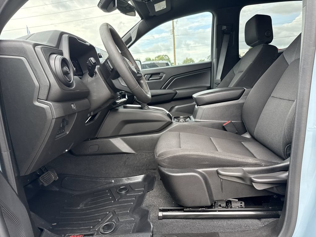 Used 2025 Chevrolet Colorado W/T w/ WT Custom Package RWD image 12