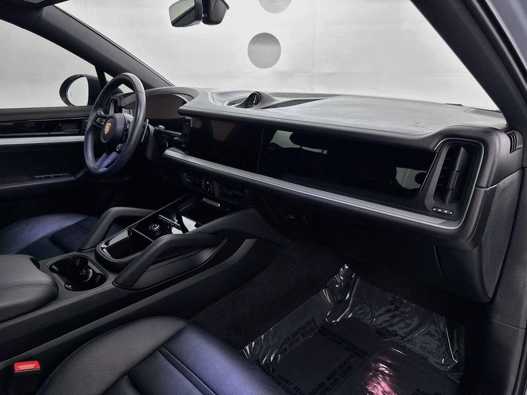 Used 2024 Porsche Cayenne Coupe AWD/4WD image 30